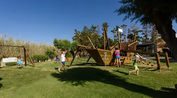 AQUILA RITHYMNA BEACH