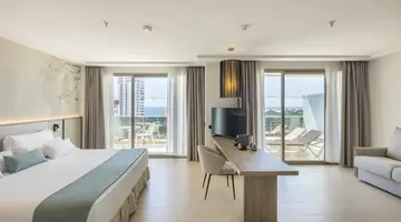 AR Diamante Beach