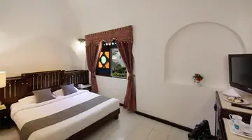 Arabella Azur