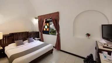 Arabella Azur