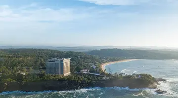 Araliya Beach Resort & Spa