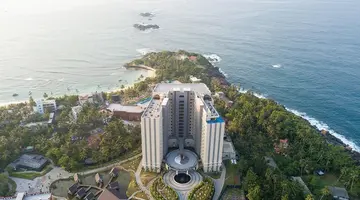 Araliya Beach Resort & Spa