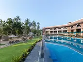 Araliya Beach Resort & Spa