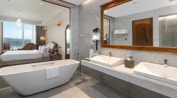 Araliya Beach Resort & Spa