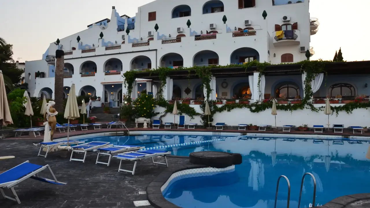 Arathena Rocks Hotel