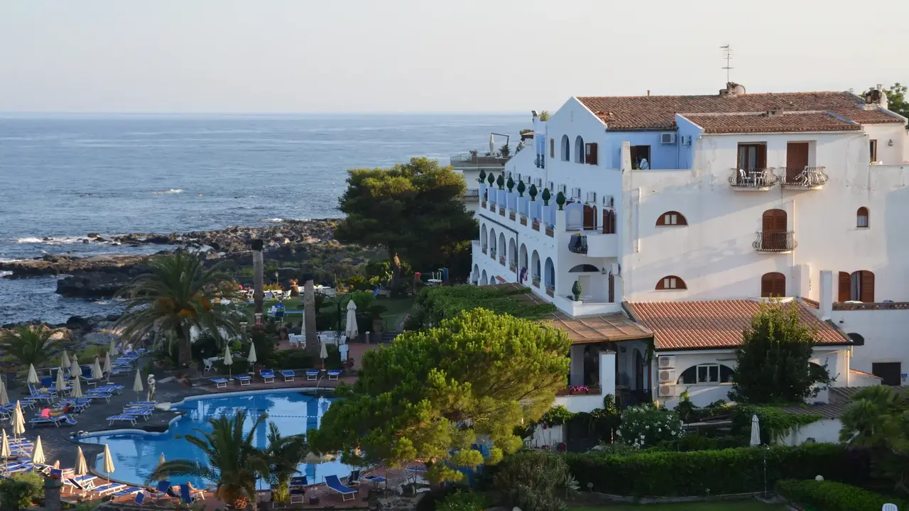 Arathena Rocks Hotel