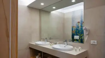 Arathena Rocks Hotel