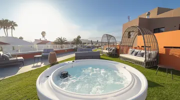 ARENA CASTILLO APARTMENTS