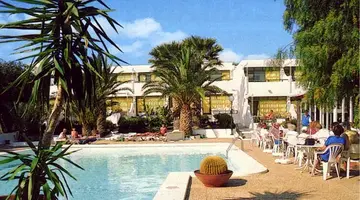 Arena Dorada Apartments