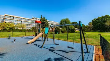 Arena Hotel Holiday