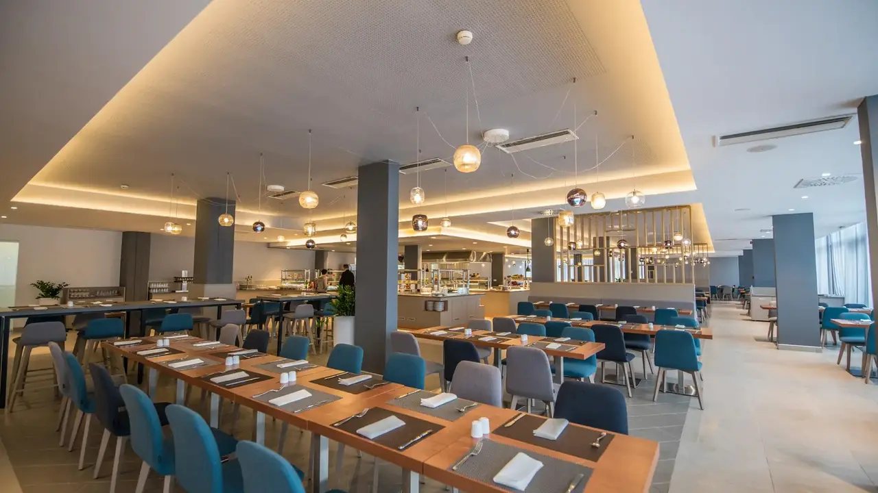 Arena Hotel Holiday