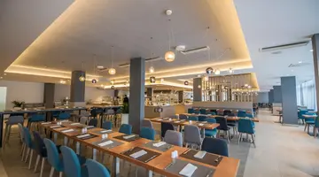 Arena Hotel Holiday