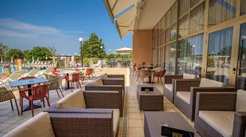 Arena Hotel Holiday