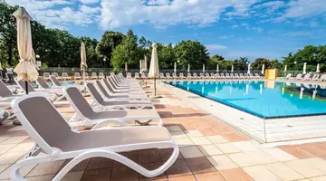 Arena Hotel Holiday