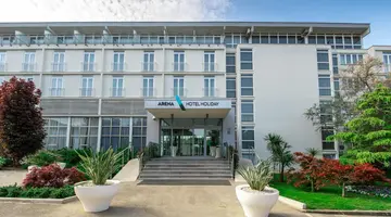 Arena Hotel Holiday
