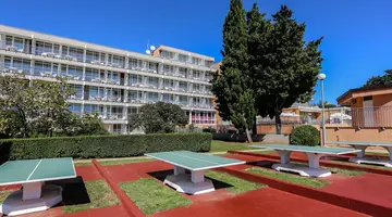 Arena Hotel Holiday