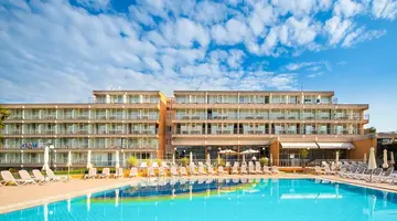 Arena Hotel Holiday