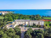 Arena Hotel Holiday