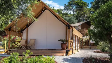 Arena One 99 Glamping