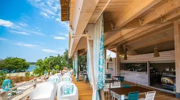 Arena One 99 Glamping