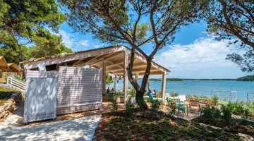 Arena One 99 Glamping