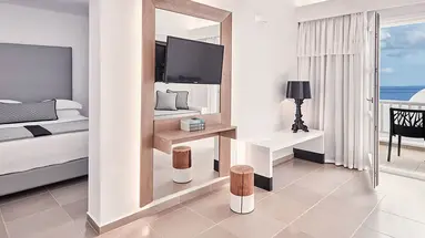 Aressana Spa Hotel And Suites 4
