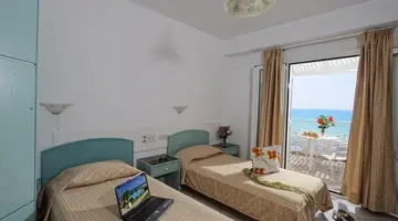 ARIADNE BEACH STALIS