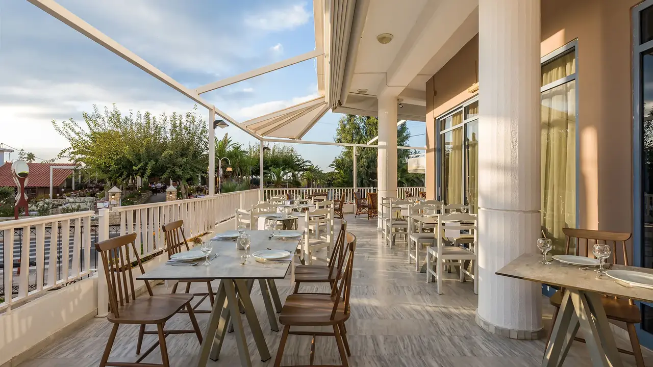 Ariadne Hotel