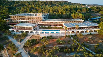 ARKADA HOTEL**