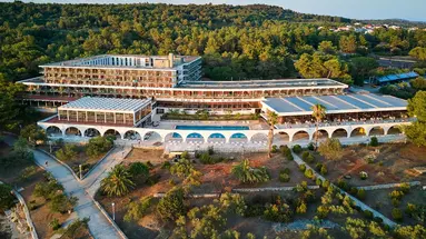 ARKADA HOTEL**