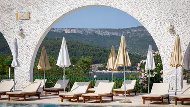 ARKADA HOTEL**