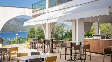 ARKADA HOTEL**