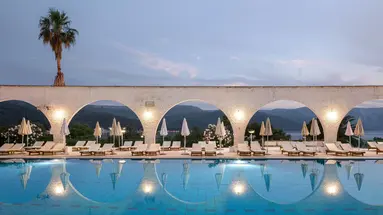 ARKADA HOTEL**