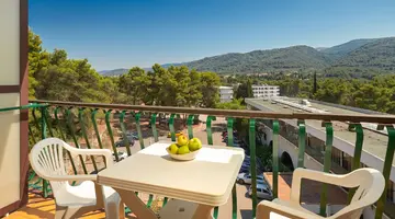 ARKADA HOTEL**
