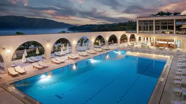 ARKADA HOTEL**