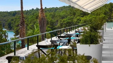 ARKADA HOTEL**