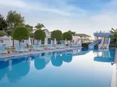 Armas Beach Hotel