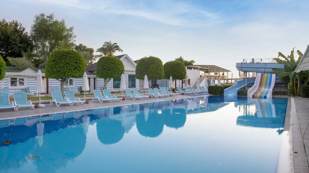 Armas Beach Hotel