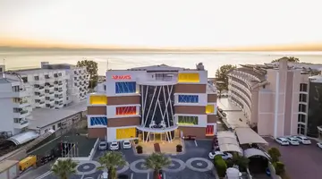 Armas Beach Hotel