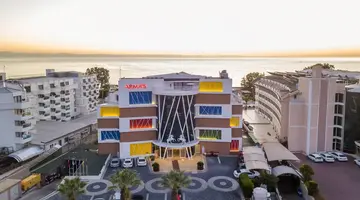 Armas Beach Hotel