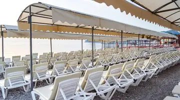 Armas Beach