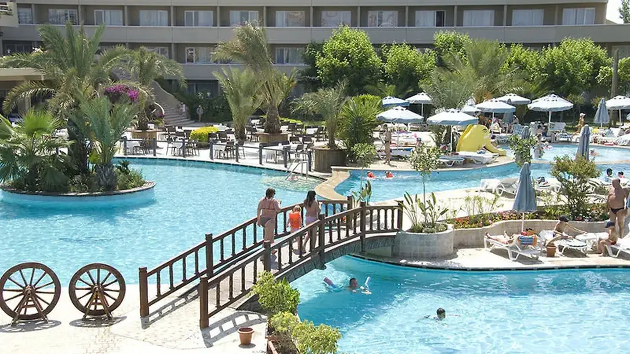 Armas Pemar Beach Resort