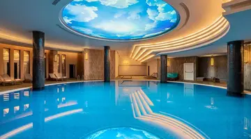 ARNOR DE LUXE HOTEL & SPA