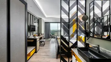 ARNOR DE LUXE HOTEL & SPA