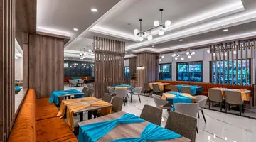 ARNOR DE LUXE HOTEL & SPA