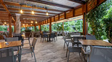 ARNOR DE LUXE HOTEL & SPA