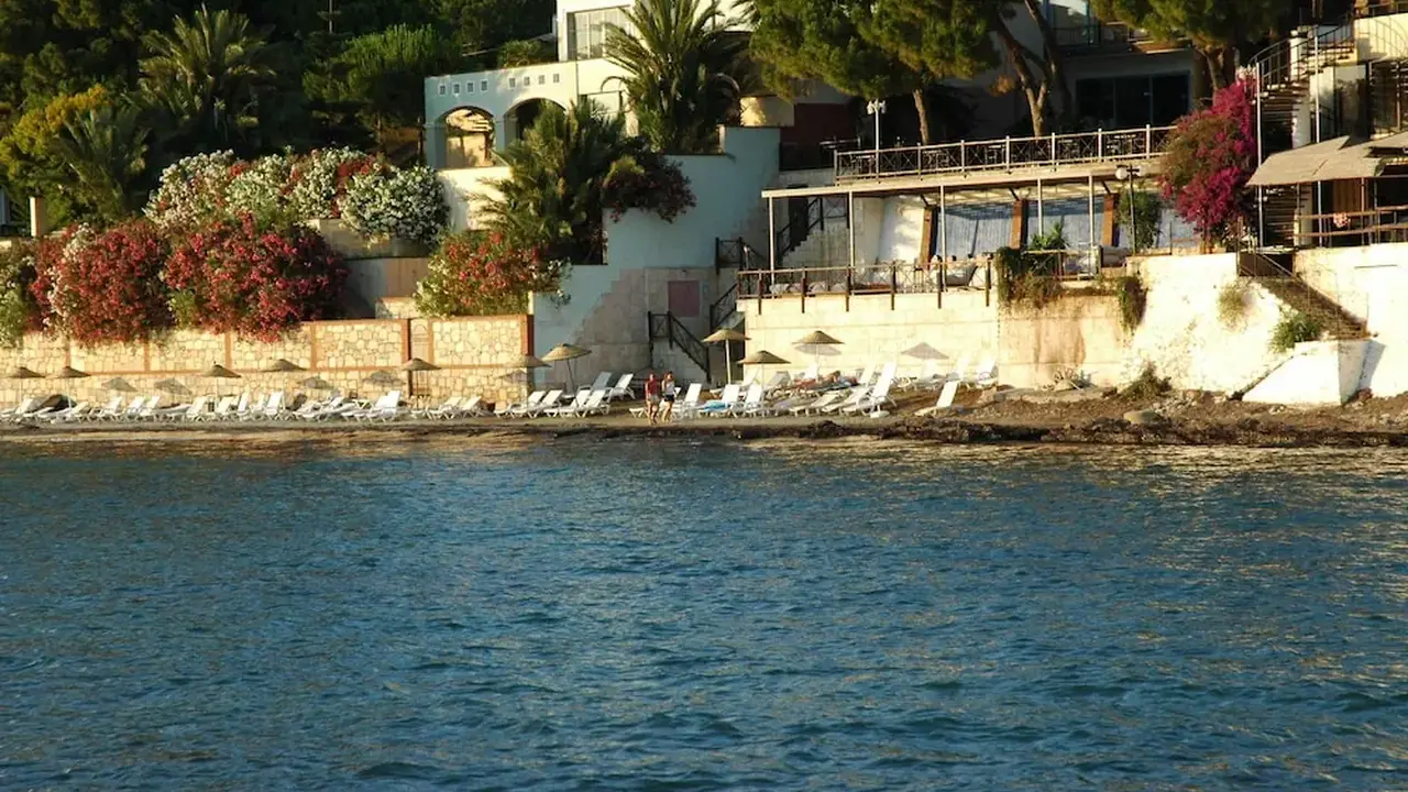 Arora Hotel
