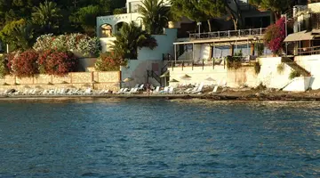 Arora Hotel