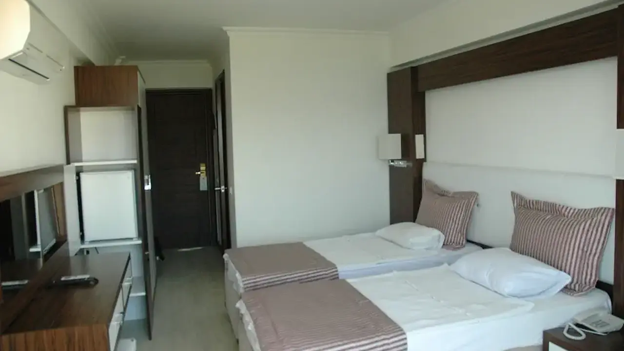 Arora Hotel