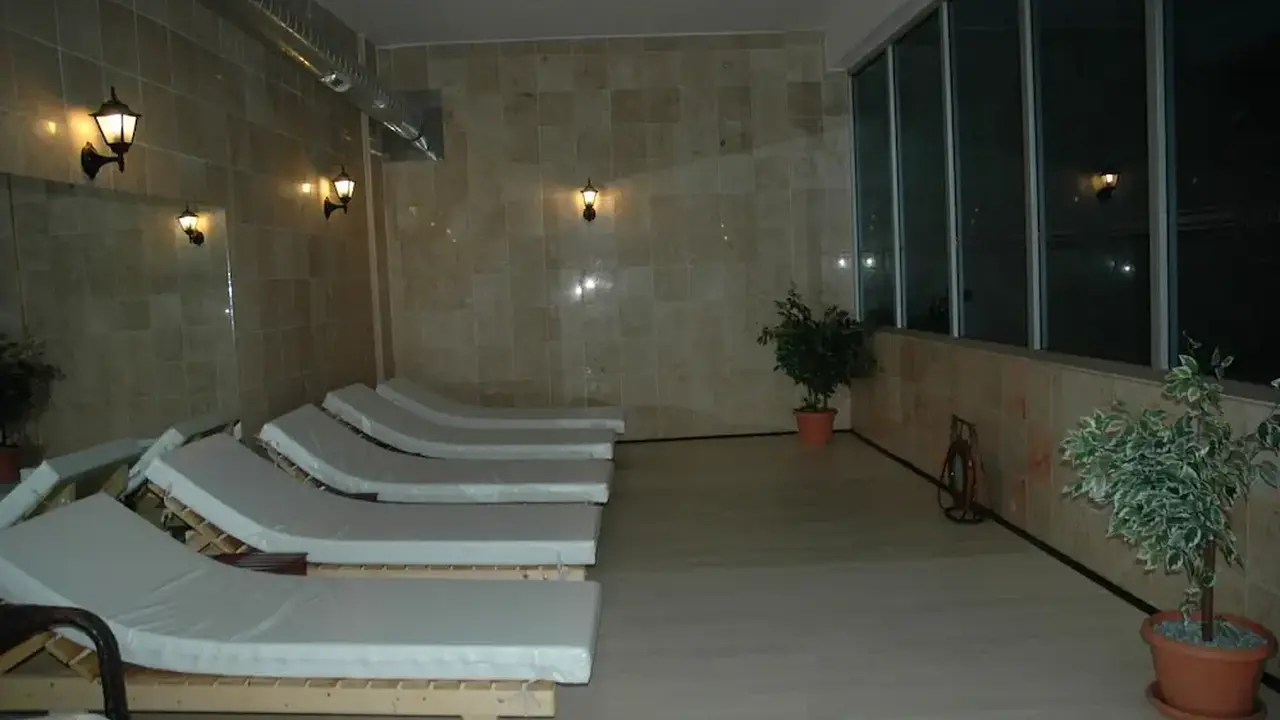 Arora Hotel